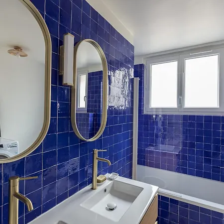 Spacious With Terrace Appartement Paris